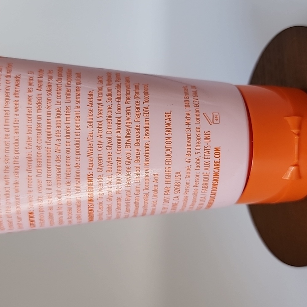 Higher Education Grinding Away Skin Polishing Scrub - Picture 7 of 8